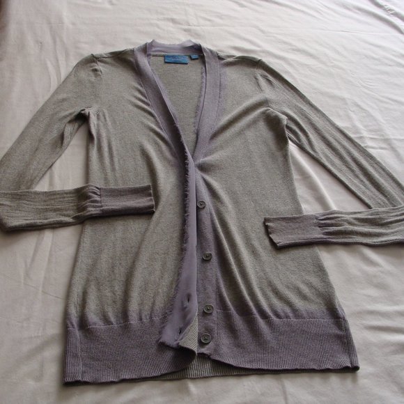 SIMPLEY VERA VERA WANG Light Gray & Lilac CHFFON Trim CARDIGAN Sweater Sz SMALL - Picture 2 of 7